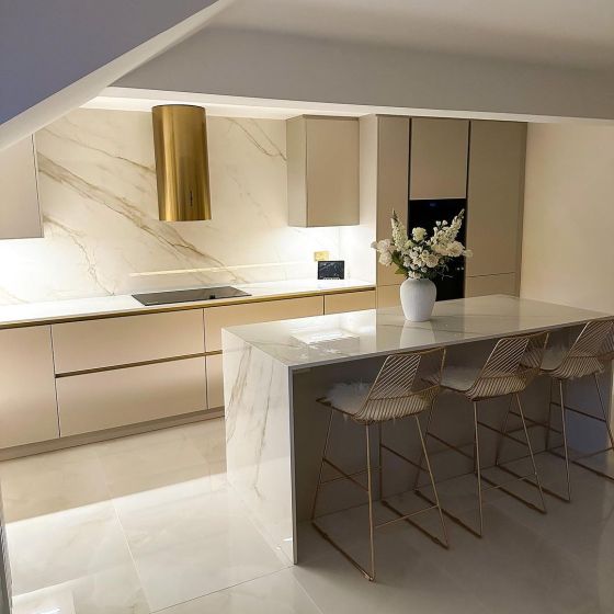 Ophelia Onyx Blanco Porcelain Tile