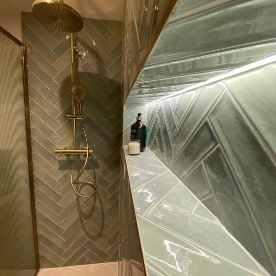 Moray Champagne Gold Shower Pack