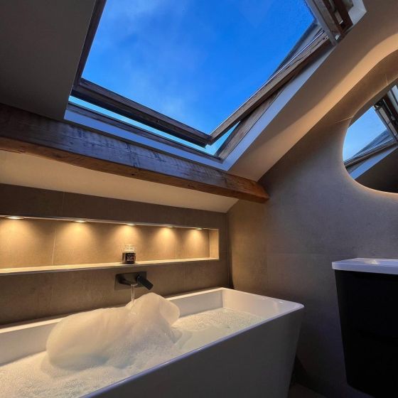 White Freestanding Acrylic Bath