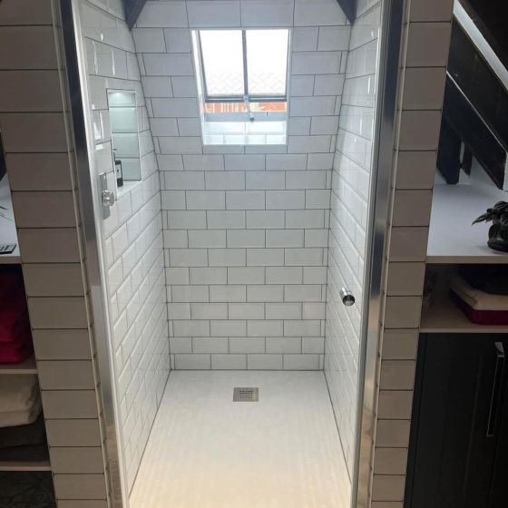 Rivar 900mm Pivot Shower Door
