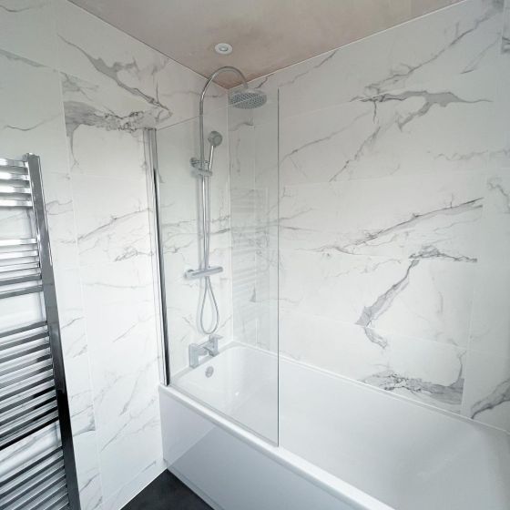Moxby Single Rectangle Bath Screen