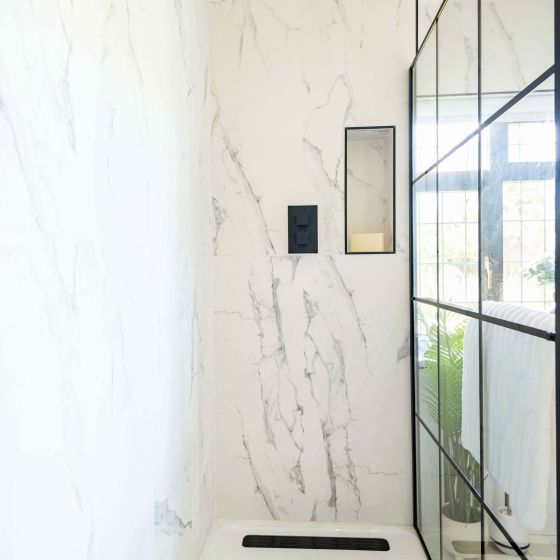 Zena Black Square Concealed Valve