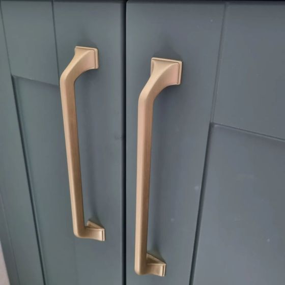 Cambridge Antique Brass Handle