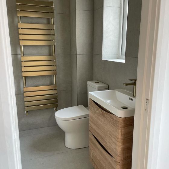 Erin 600mm Floorstanding Vanity Unit in Light Oak & Resin Basin