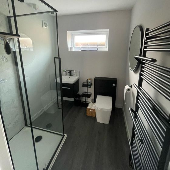 Esk Black WC Unit