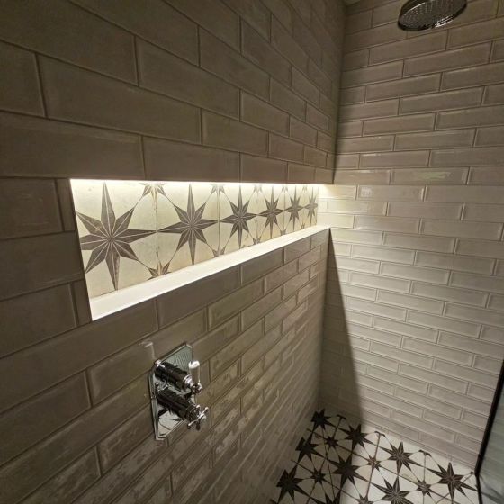 Navajo Blanco Gloss Ceramic Brick Tile - 75x300mm