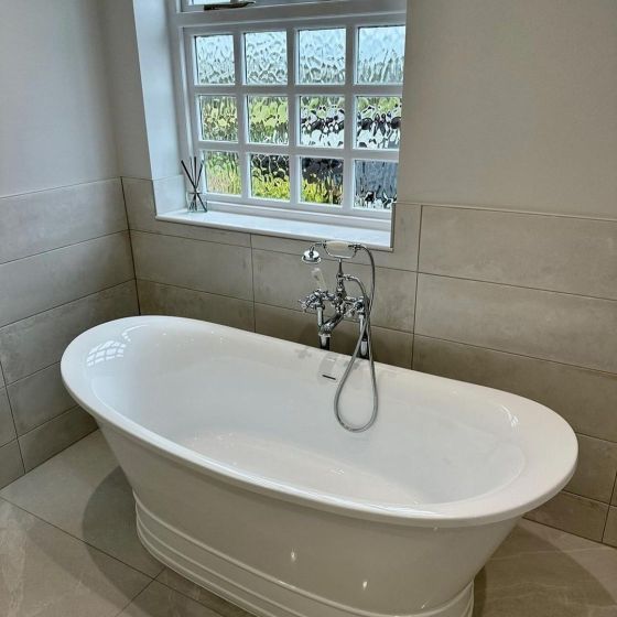 White Freestanding Acrylic Bath