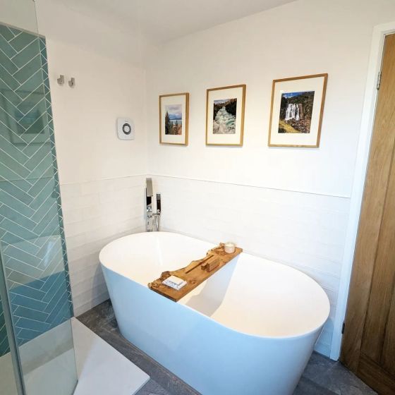 Noah White Freestanding Bath