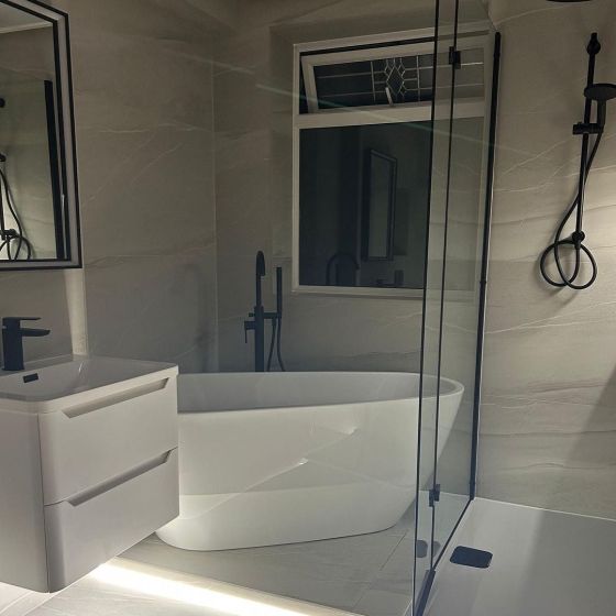White Freestanding Acrylic Bath - 1675x780mm