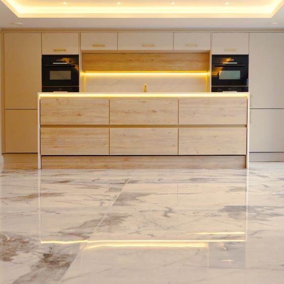 Fabulosa™ Marble Gloss Porcelain Tile