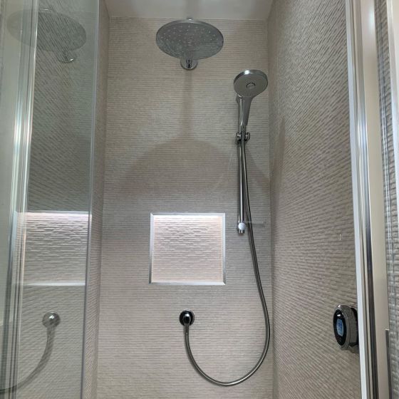 Graffi White Stripe Ceramic Tile