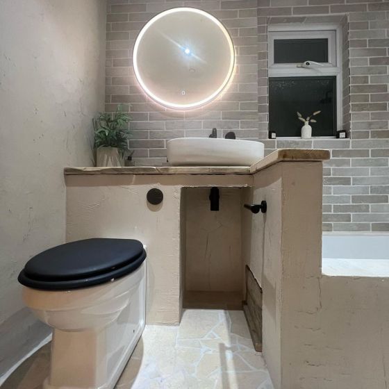 Avery Black Round LED Mirror