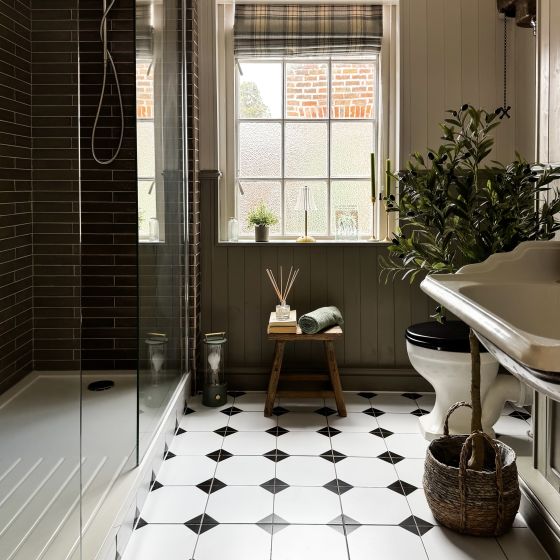 Chesterton Victorian Chequered Ceramic Tile 450x450mm