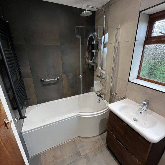 Cyris Super Strong Right Hand P-Shape Shower - 1700x840mm