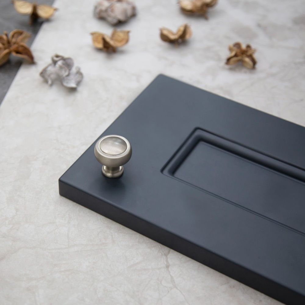 Cambridge Brushed Nickel Knob Handle
