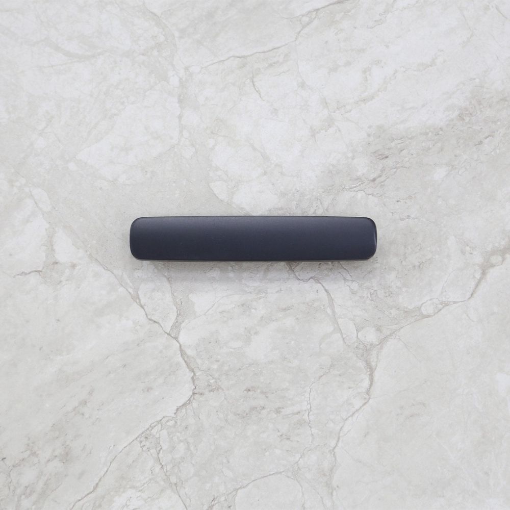 Newport Matt Black Bar Handle