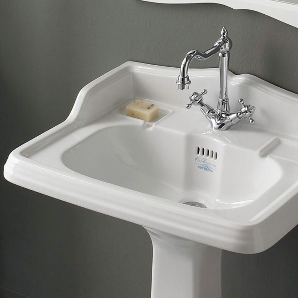 Alaric Traditional Full Pedestal Basin