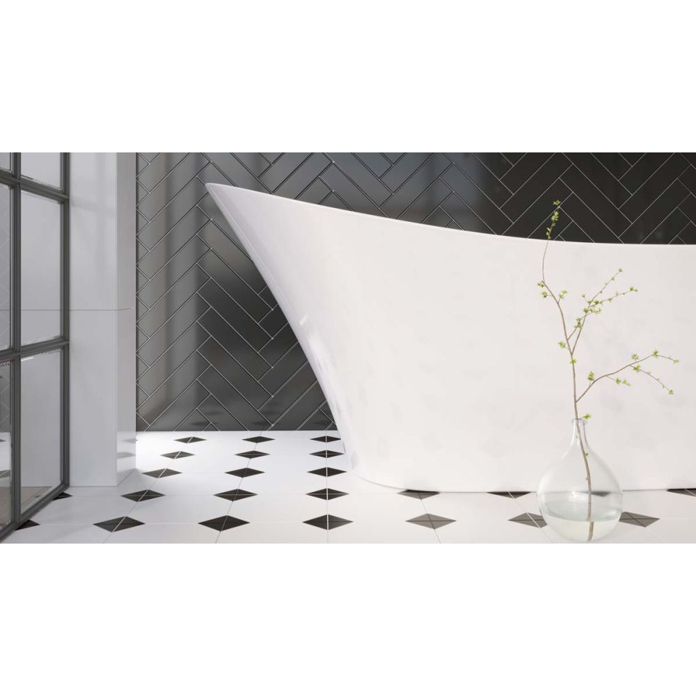 Side detail view of the Sandhurst Freestanding Acrylic Bath 1680x730mm