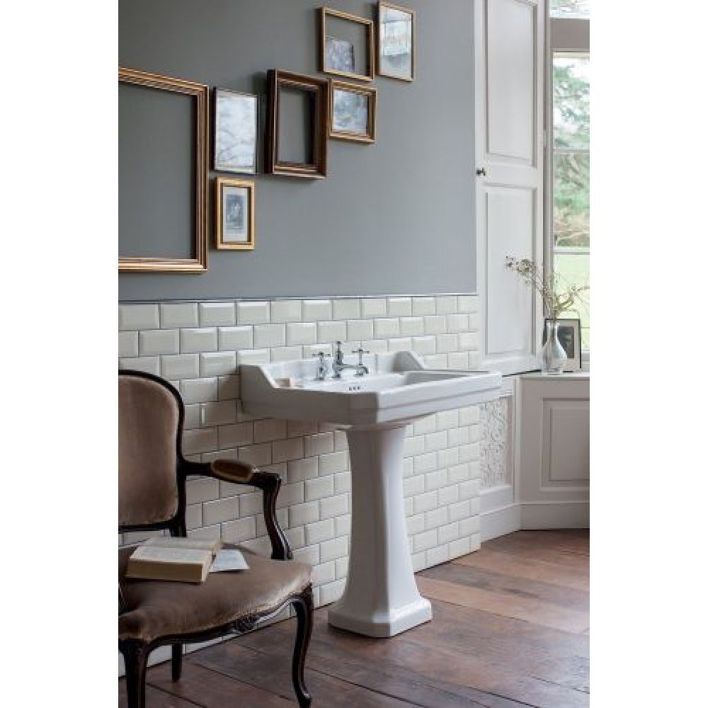 Medium Square Basin & Pedestal Roomset