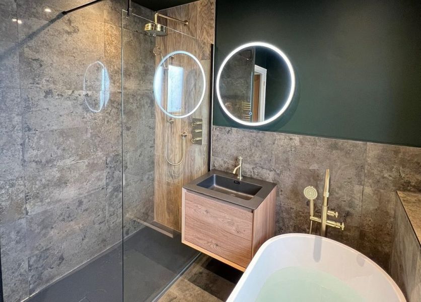 Avery Black Round LED Mirror