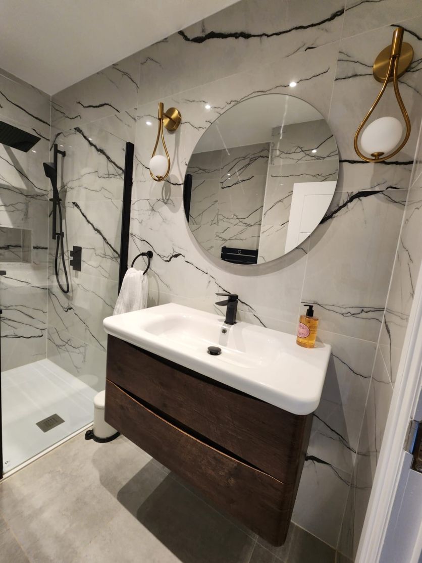 Erin 900mm Wall Hung Vanity Unit in Rosewood
