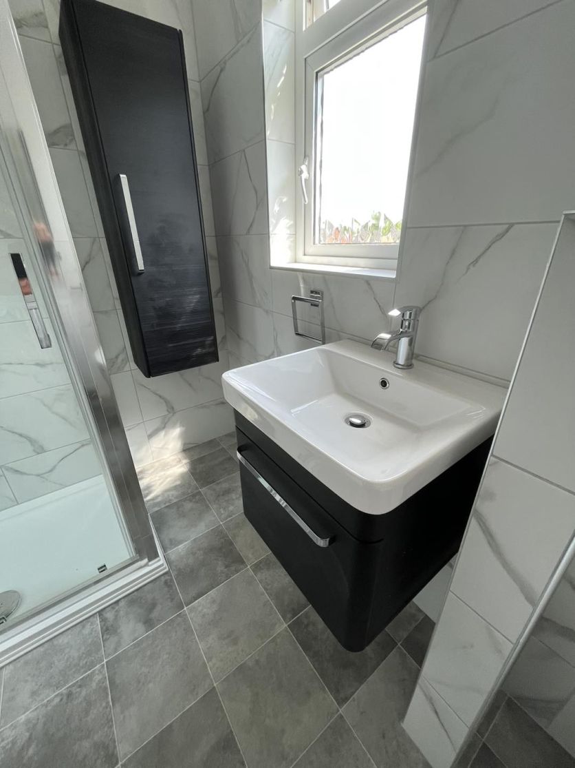 Esk 600mm Wall Mounted Vanity Unit & Basin in Black
