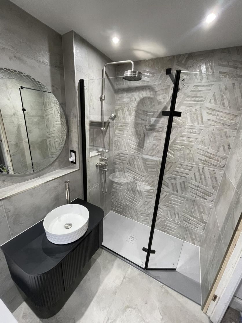 Royle Black Wetroom Glass Screen