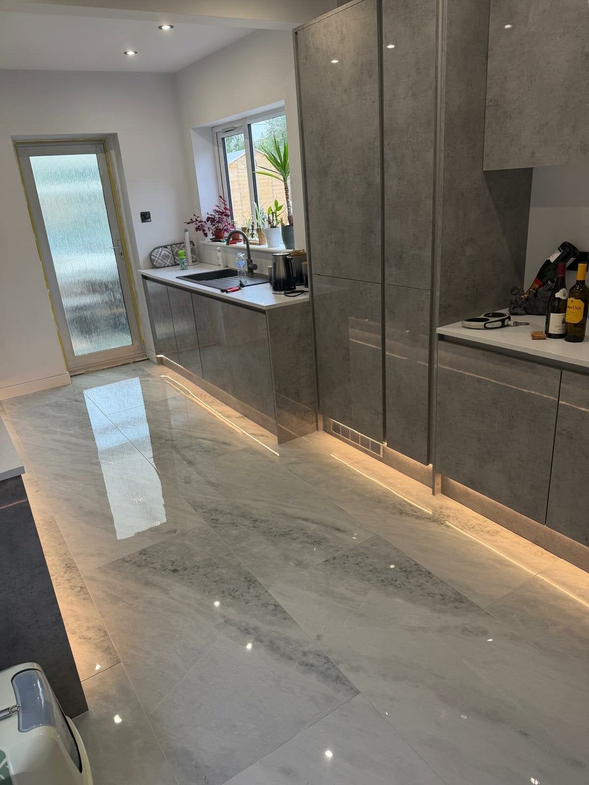 Rise Gloss Crystal Tiles featured in a customers kitchen