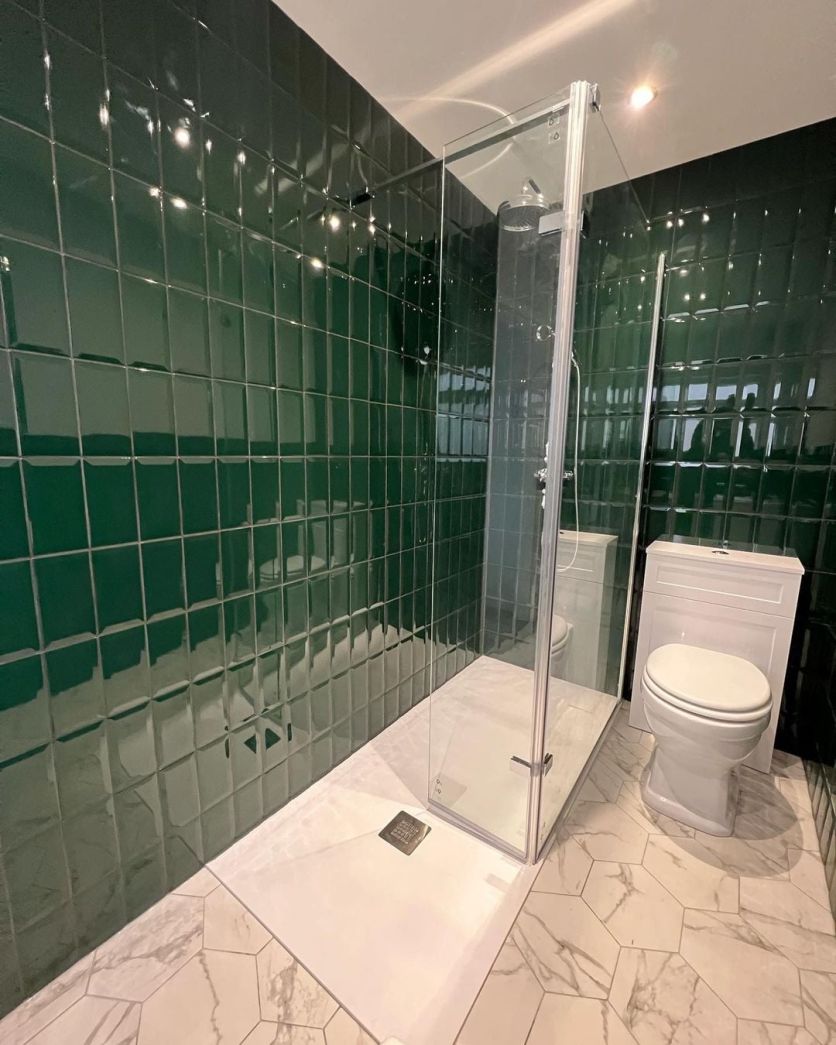 Royle Wetroom Walk in Glass Screen with Hinged Panel