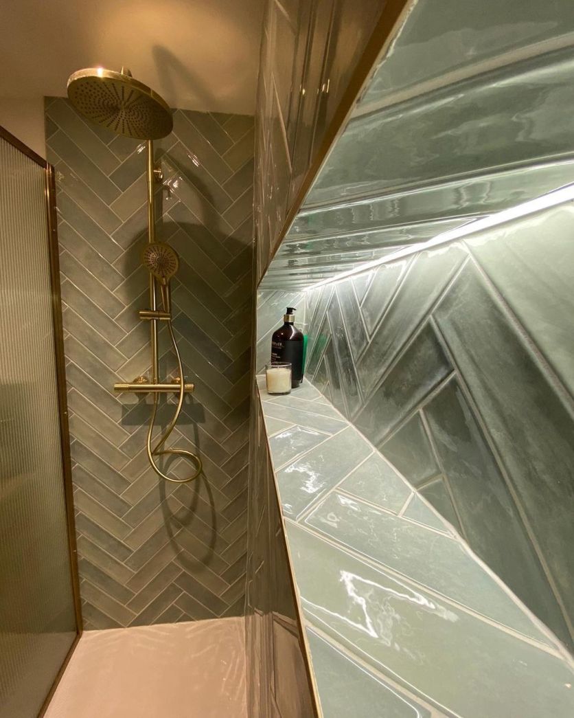 Moray Champagne Gold Shower Pack