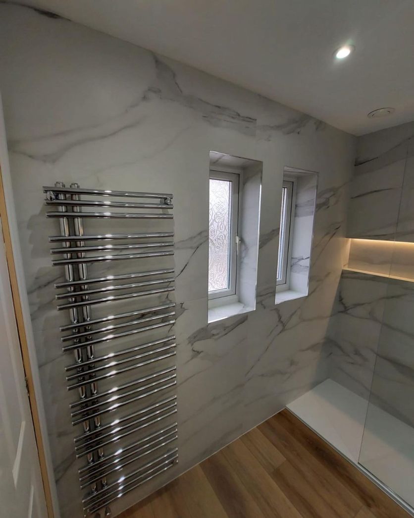 Uzon Chrome Heated Towel Rail