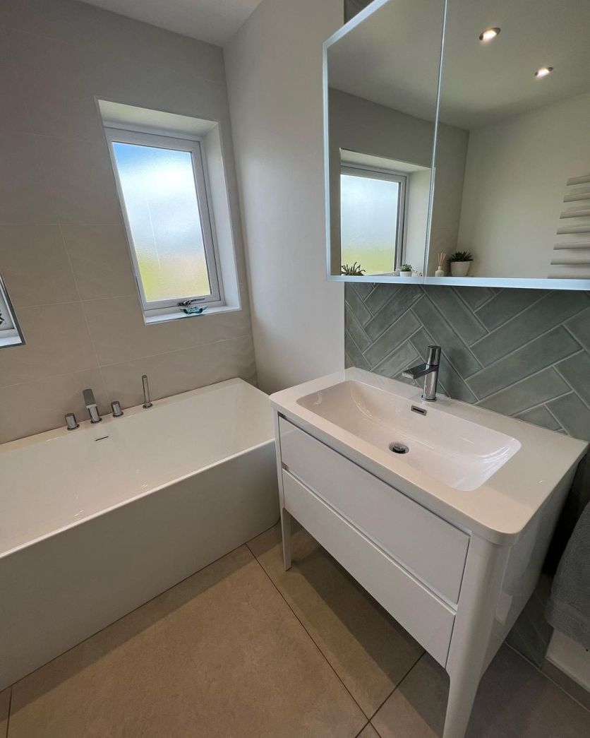 Stonehouse Vanity Unit with Integrated Basin in Gloss White