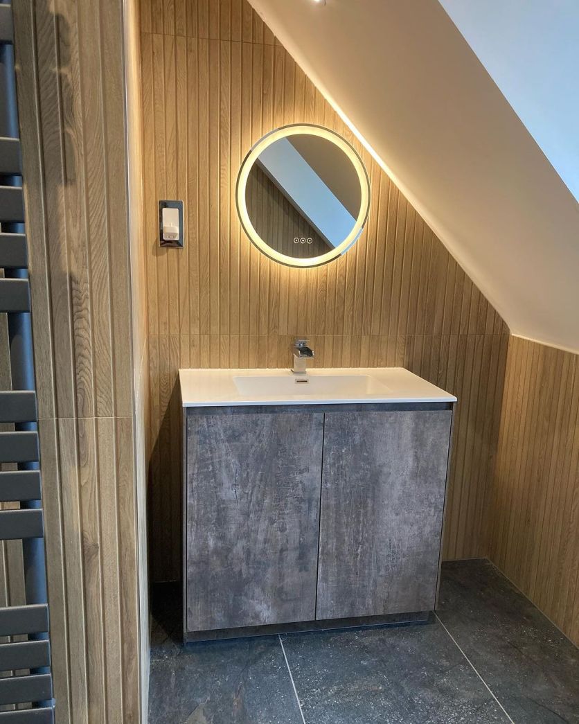 Odion 900mm Floor Standing Vanity Unit in Metallic