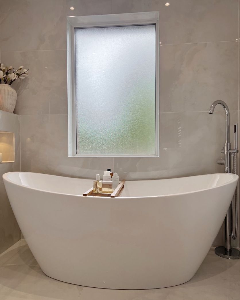 Lambi Freestanding White Acrylic Bath 1700x800mm