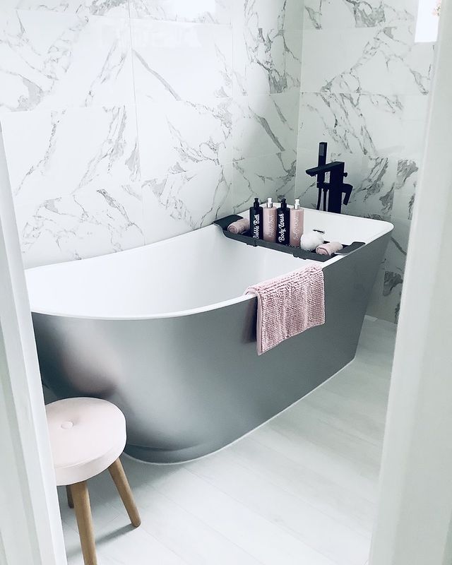 Eton Silver Freestanding Bath
