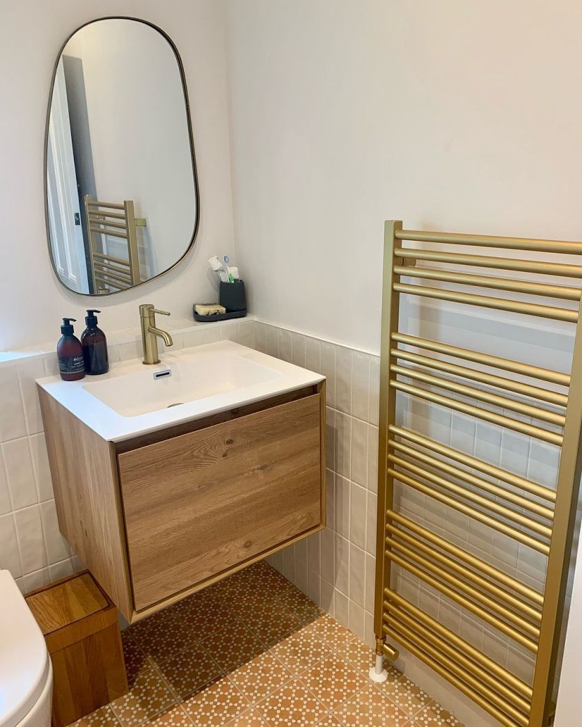 600mm Wall Hung Vanity Unit with White Resin Basin in Natural Oak