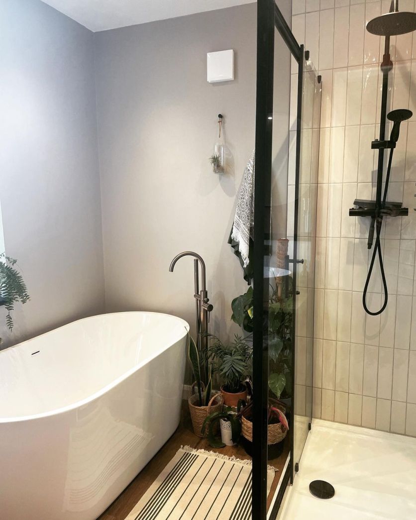 Noah White Freestanding Bath