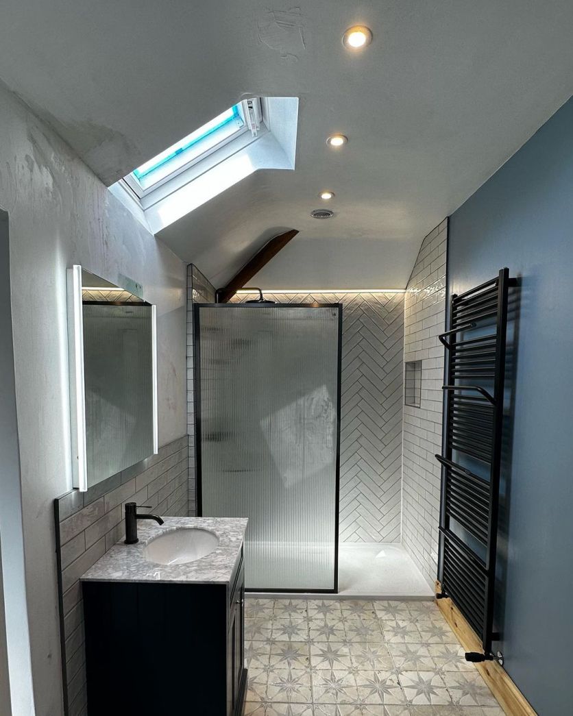 Amien Gun Metal Frame Shower Screen - Fluted Glass