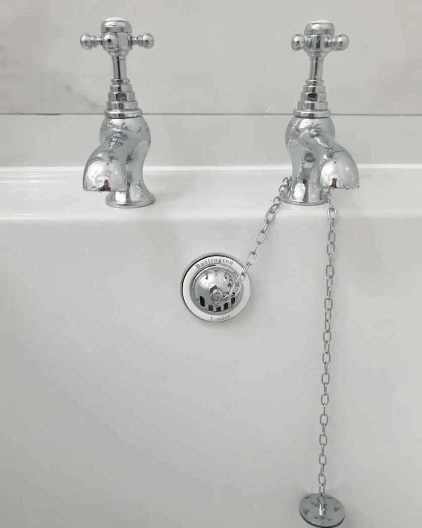 Grosvenor Basin Pillar Taps
