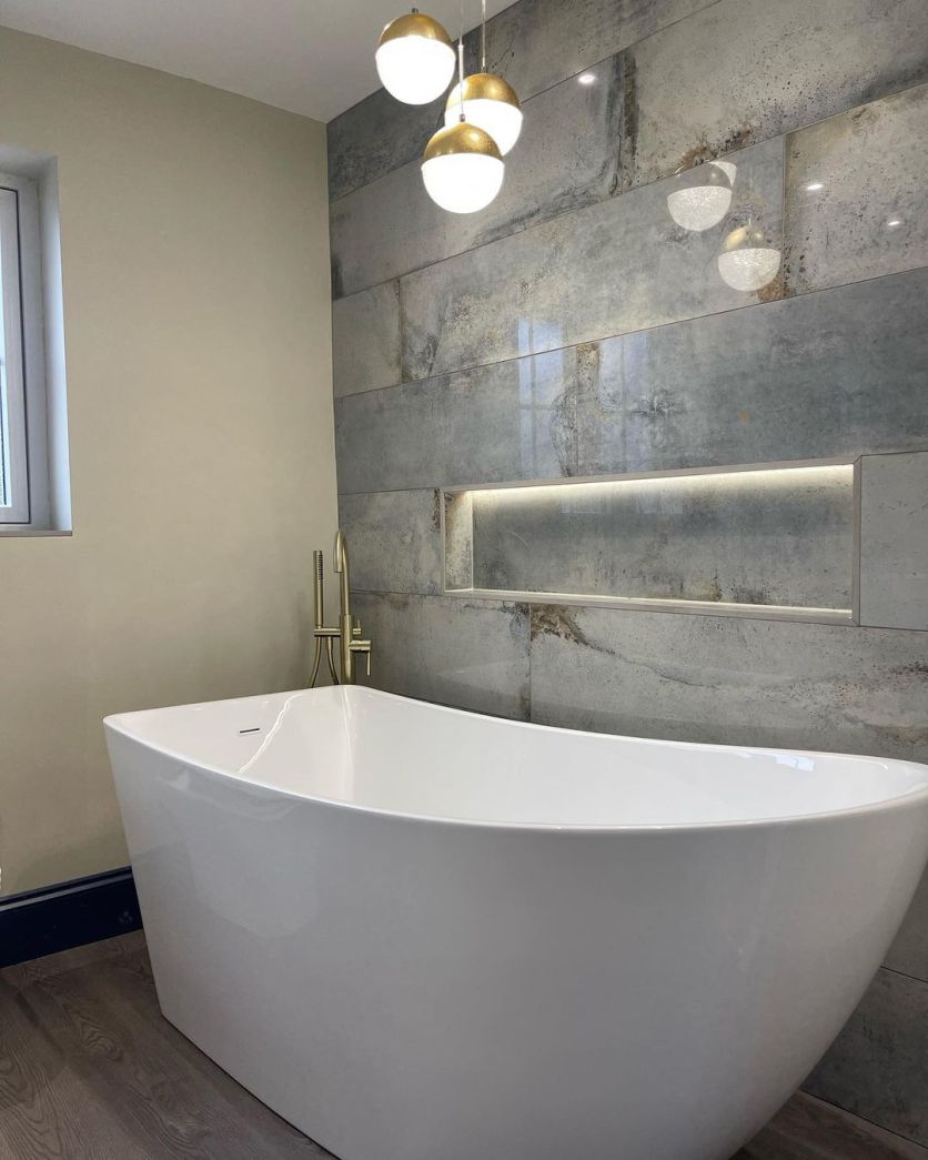 Eton White Freestanding Bath