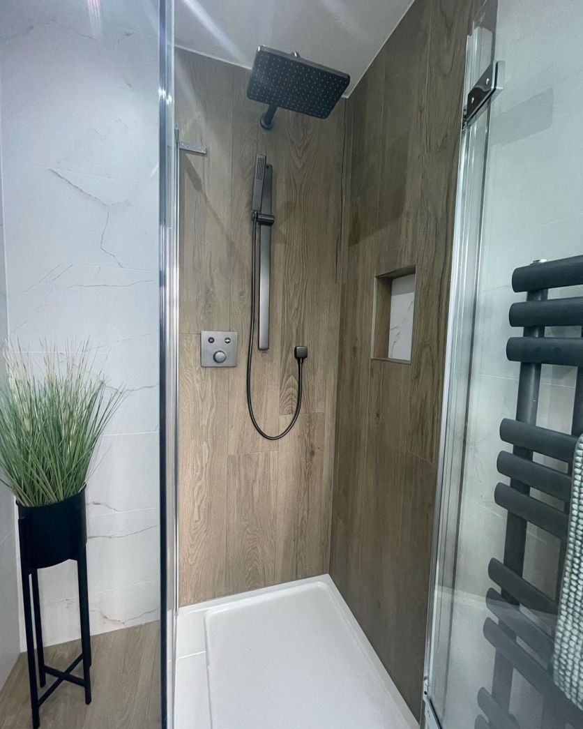 Baylin Gun Metal Shower Kit