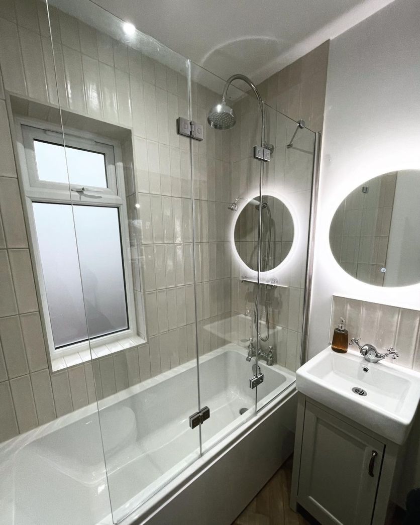 Glyn Triple Frameless Bath Screen
