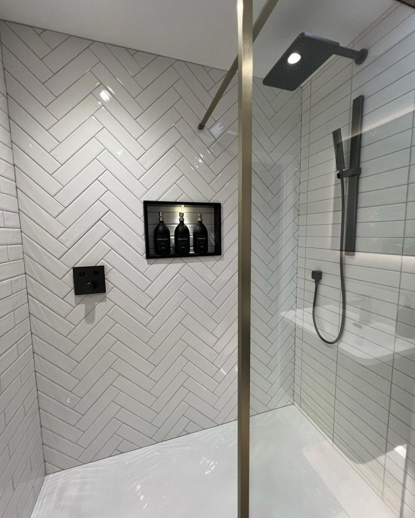 Dolchi White Ceramic Tile