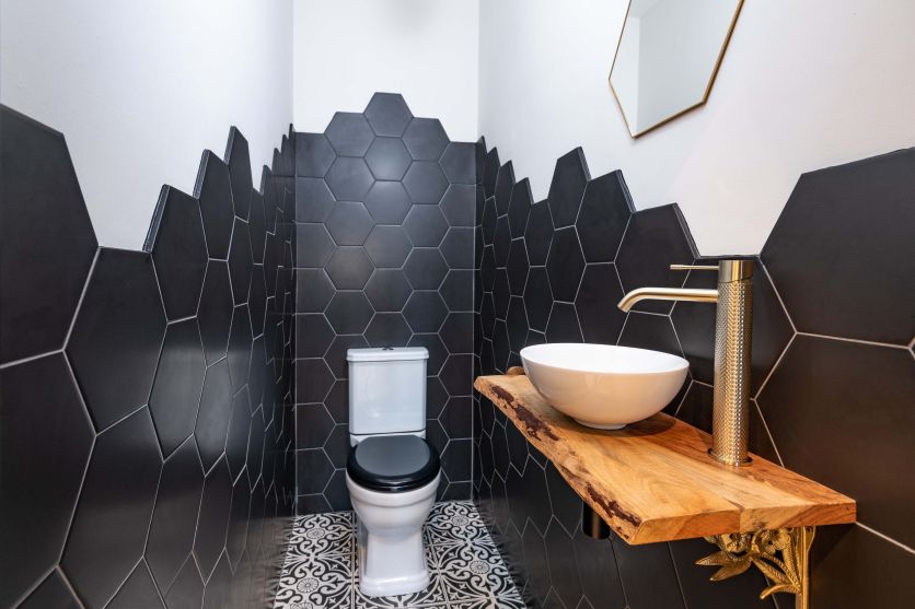 Sayle Matt Black Hexagon Tile