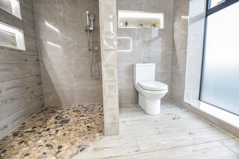 Veto Close Coupled Toilet with Soft Close Seat