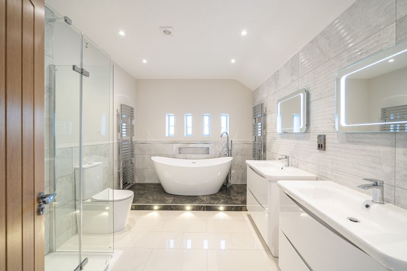 Lambi Freestanding Bath