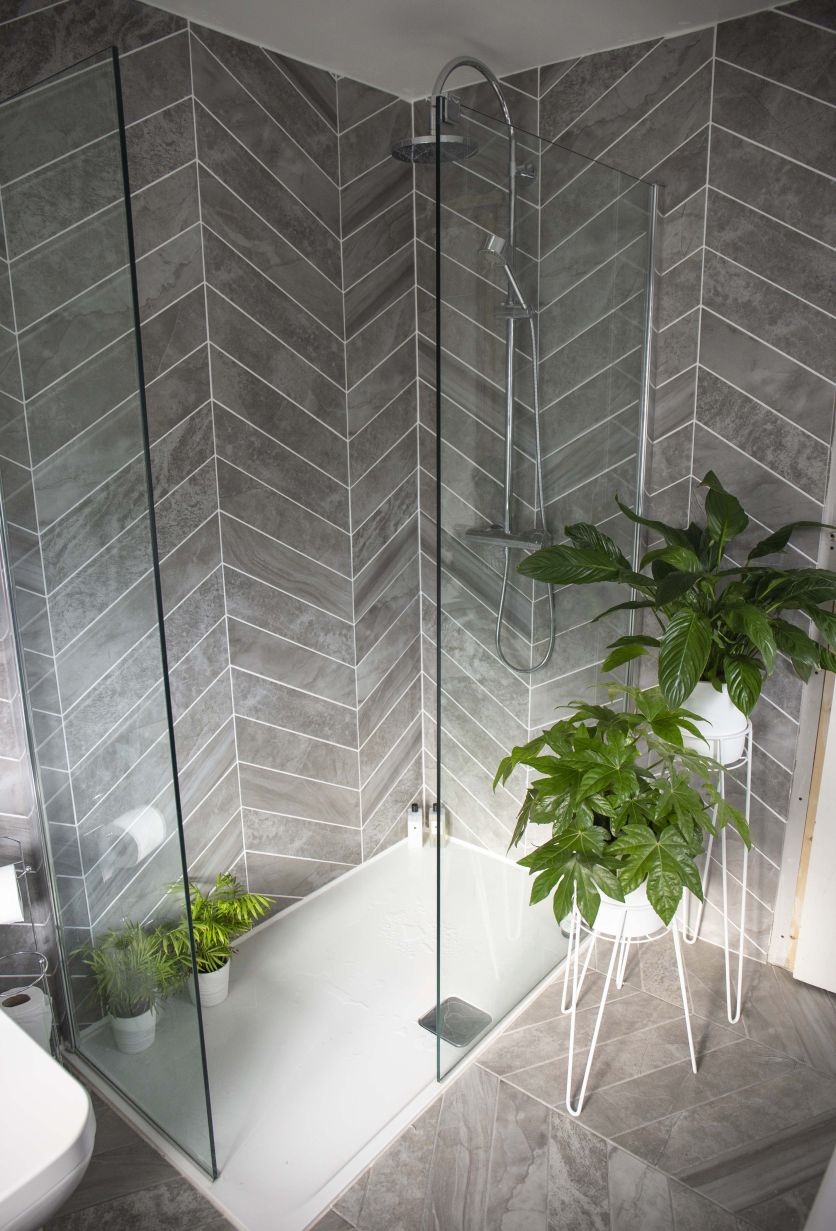 Oxford Walk-In Chrome Profile Fixed Shower Screen