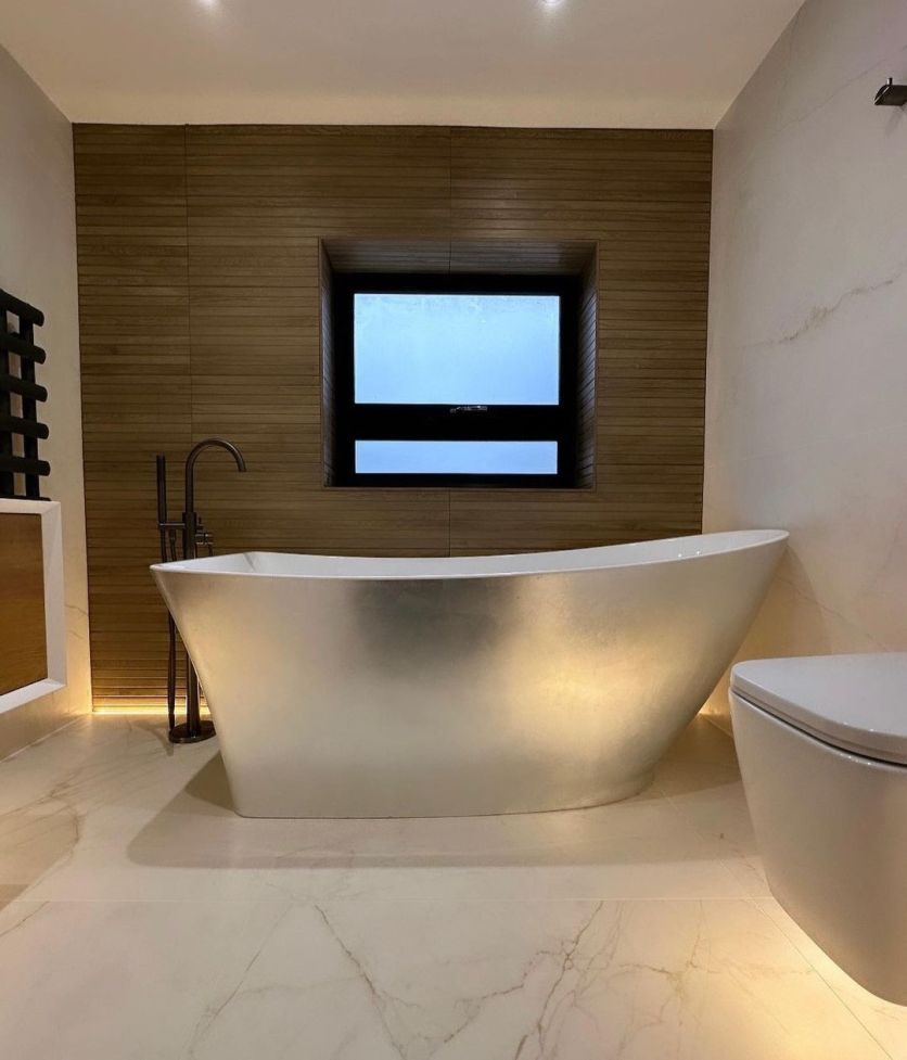 Silver Freestanding Acrylic Bath