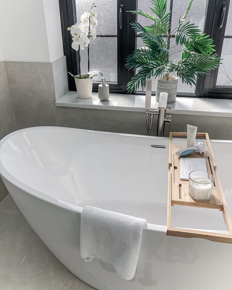 Lambi Freestanding Bath