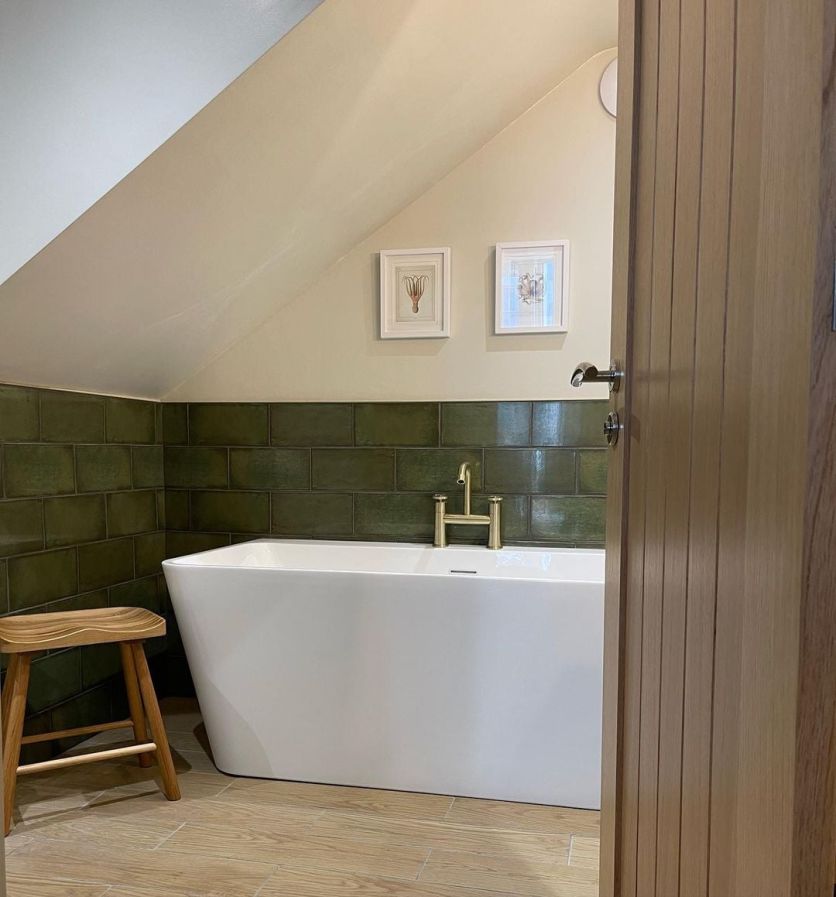 Milo White Freestanding Bath